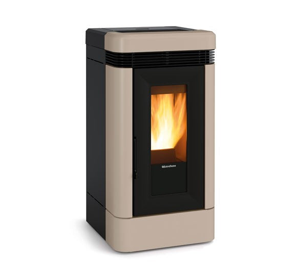 immagine-1-la-nordica-stufa-a-pellet-ventilata-la-nordica-lucia-121-kw-tortora