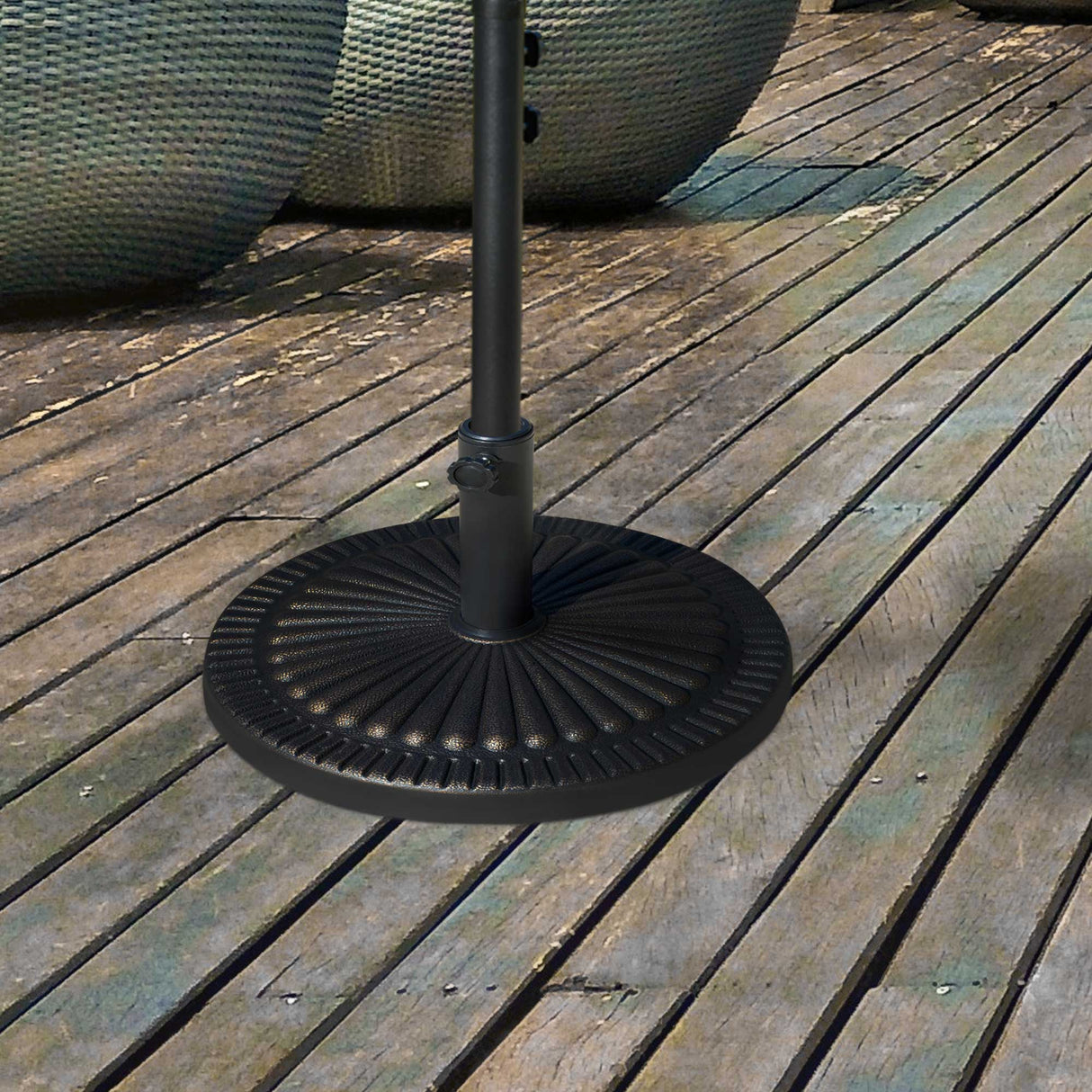 immagine-2-easycomfort-easycomfort-base-per-ombrellone-rotonda-da-14-28kg-in-resina-con-decorazione-per-pali-da-38mm-e-48mm-44x33cm-bronzo