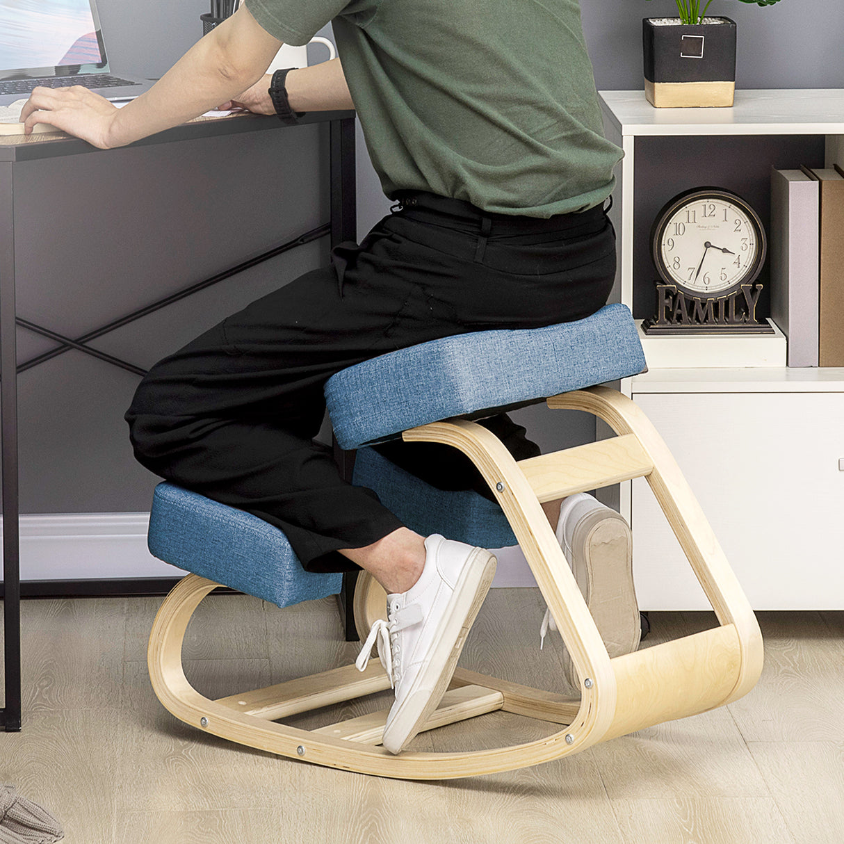 easycomfort easycomfort sedia ergonomica con inginocchiatoio in legno di betulla e cuscino 51x69x58cm blu